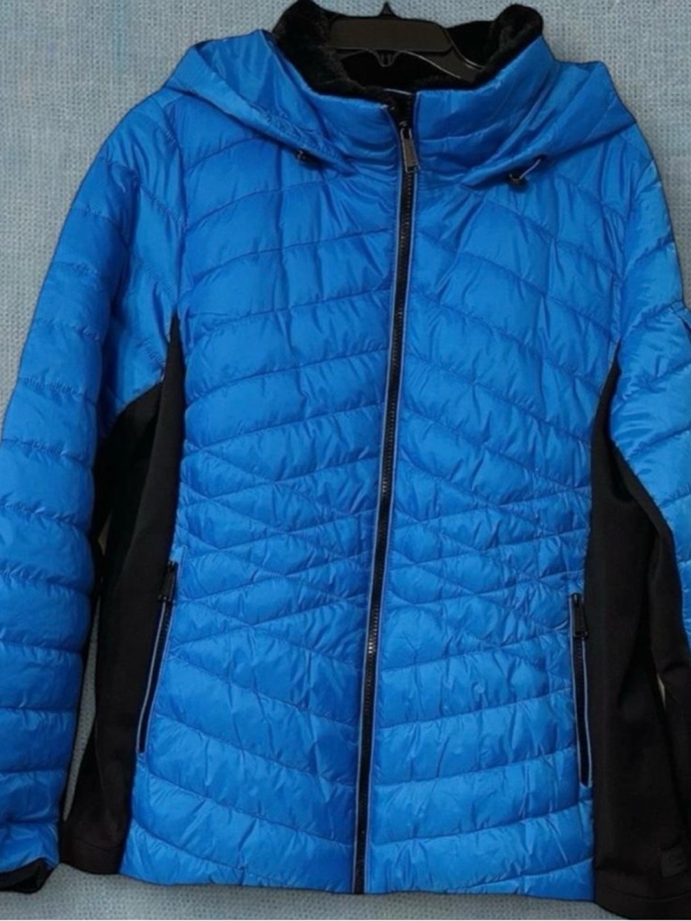 Calvin Klein Bright Blue Quilted Jacket with Black Trim - Picture 3 of 7